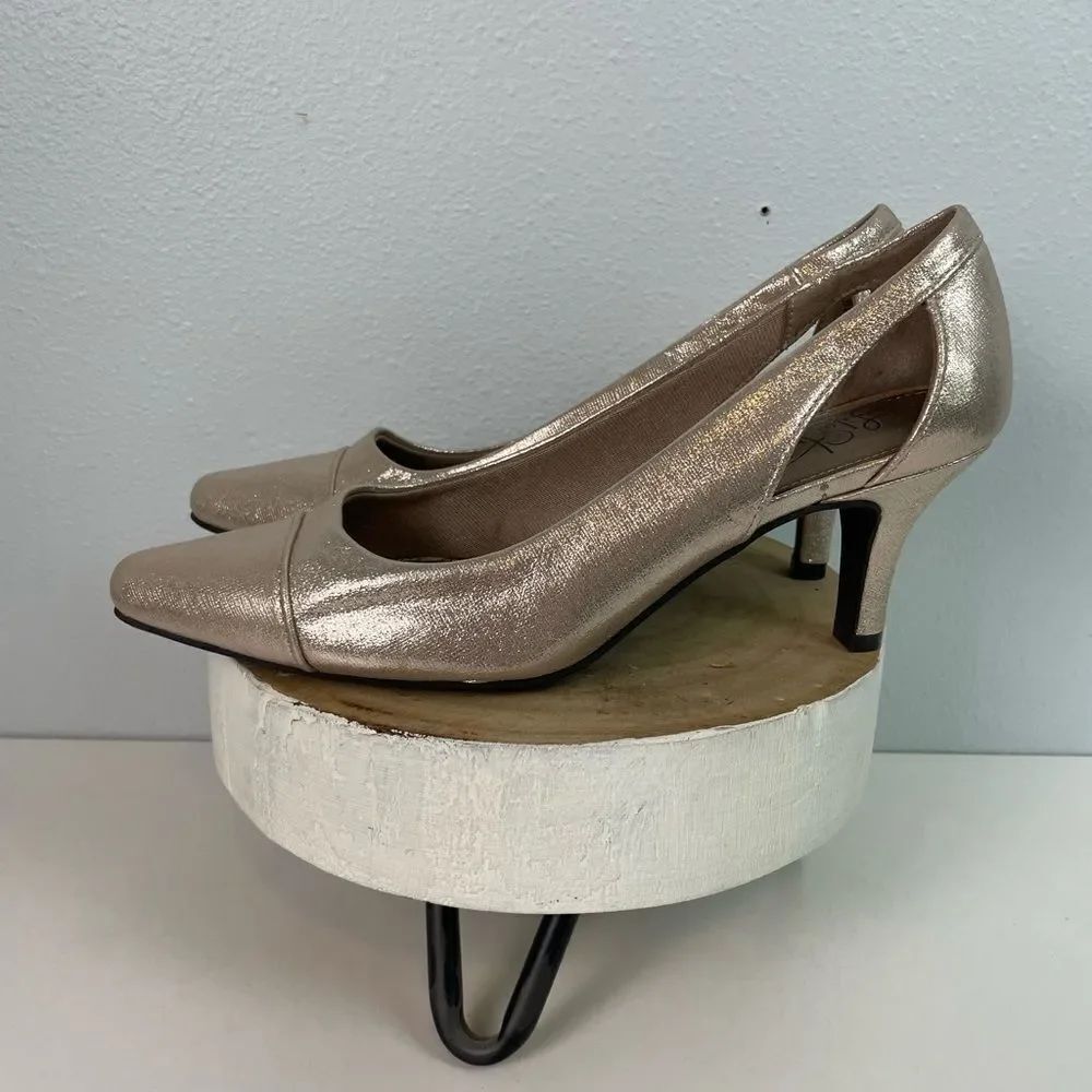 Life Stride Kimmy Silver Pointed-Toe Heels with Shimmer Finish Size 8M EUC